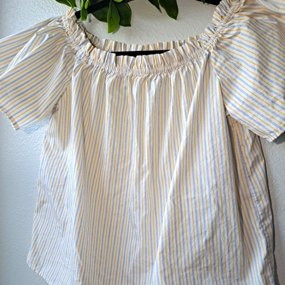 H&M off the shoulder blouse